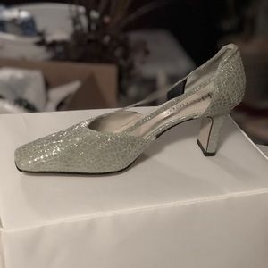 3inch JRenee  Never been worn